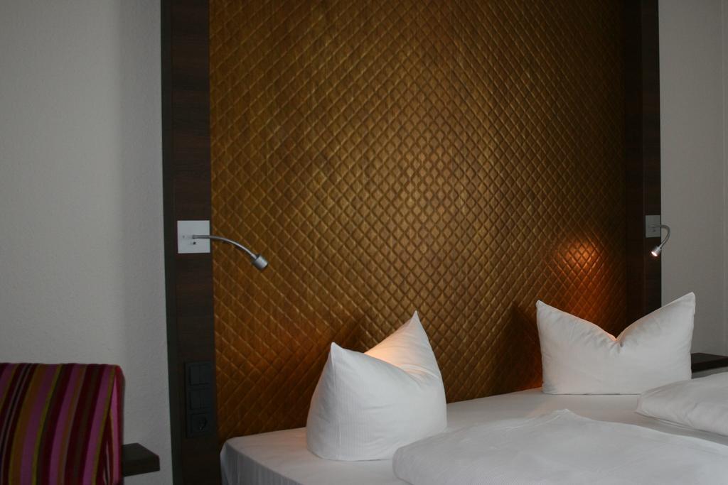 Hotel Parqeo Im A66 เกลน์เฮาเซน ภายนอก รูปภาพ