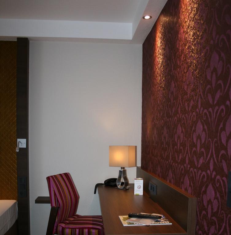 Hotel Parqeo Im A66 เกลน์เฮาเซน ภายนอก รูปภาพ