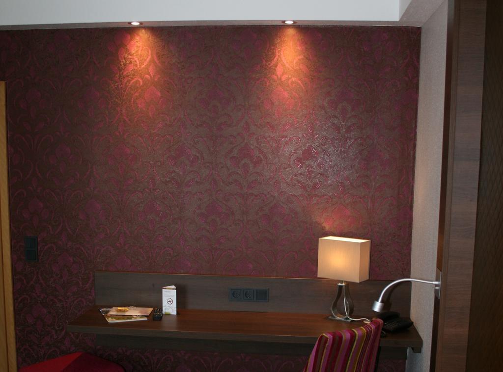 Hotel Parqeo Im A66 เกลน์เฮาเซน ภายนอก รูปภาพ