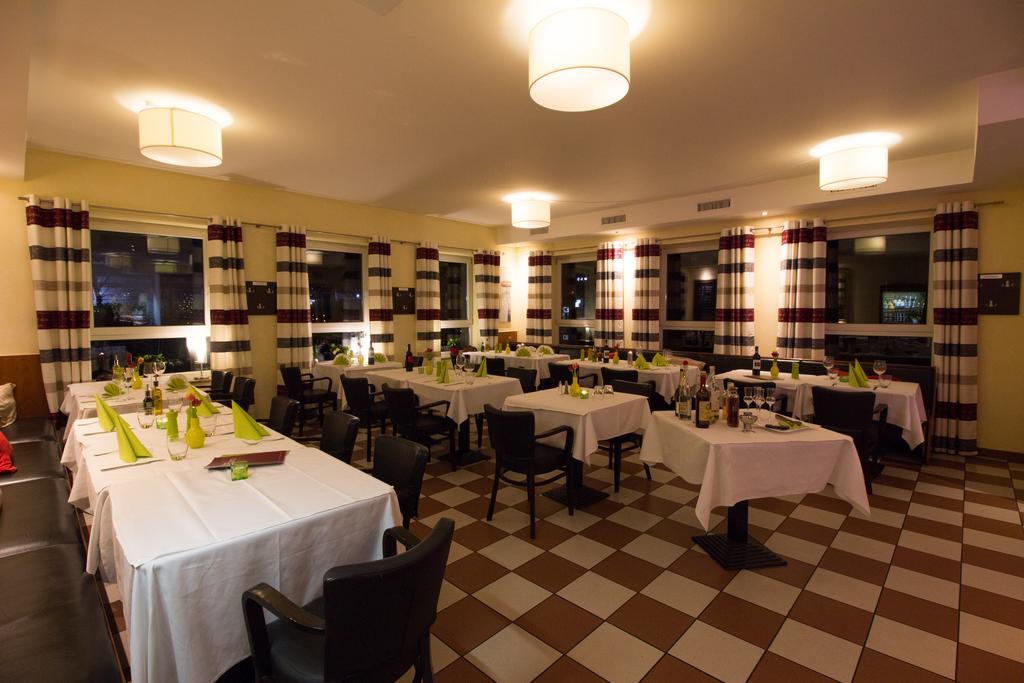 Hotel Parqeo Im A66 เกลน์เฮาเซน ภายนอก รูปภาพ