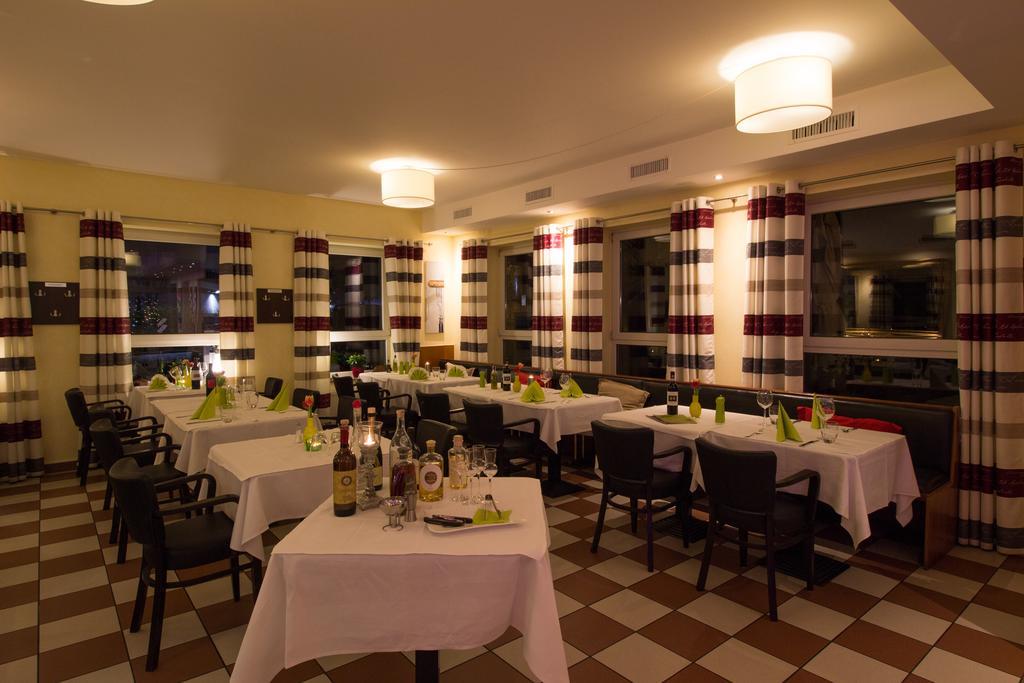 Hotel Parqeo Im A66 เกลน์เฮาเซน ภายนอก รูปภาพ