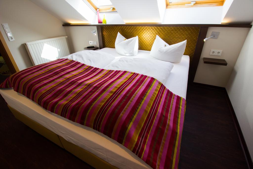 Hotel Parqeo Im A66 เกลน์เฮาเซน ภายนอก รูปภาพ