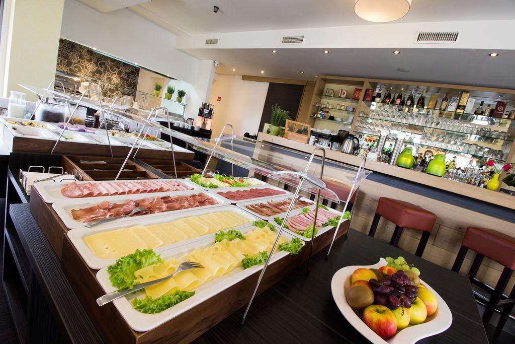 Hotel Parqeo Im A66 เกลน์เฮาเซน ภายนอก รูปภาพ