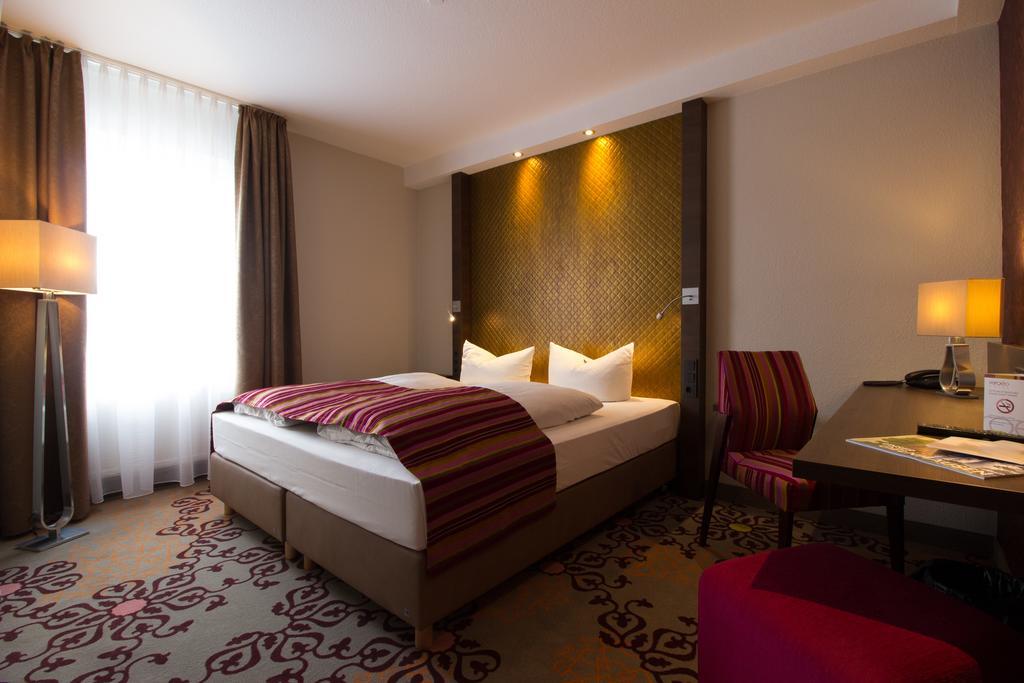 Hotel Parqeo Im A66 เกลน์เฮาเซน ภายนอก รูปภาพ