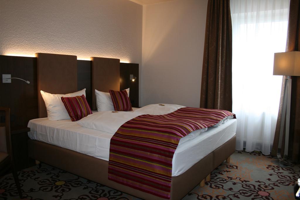 Hotel Parqeo Im A66 เกลน์เฮาเซน ภายนอก รูปภาพ
