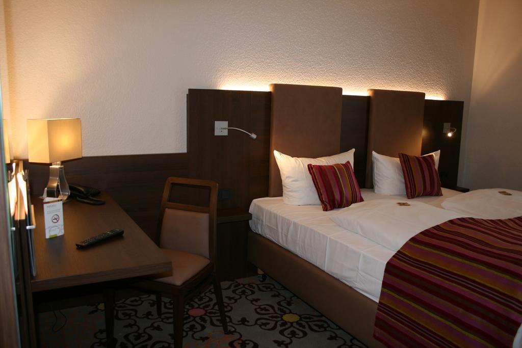 Hotel Parqeo Im A66 เกลน์เฮาเซน ภายนอก รูปภาพ